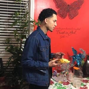 Meet your Posher, Jovannie